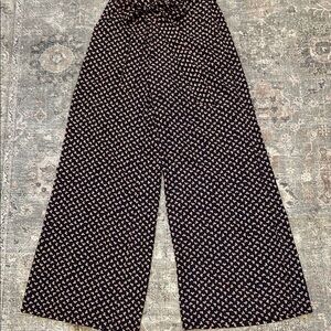 Forever 21 Chic Black and Pink Wide Leg Pants with bow dot detail